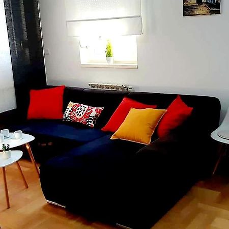 Apartment With Garage Lavici ซาเกร็บ ภายนอก รูปภาพ