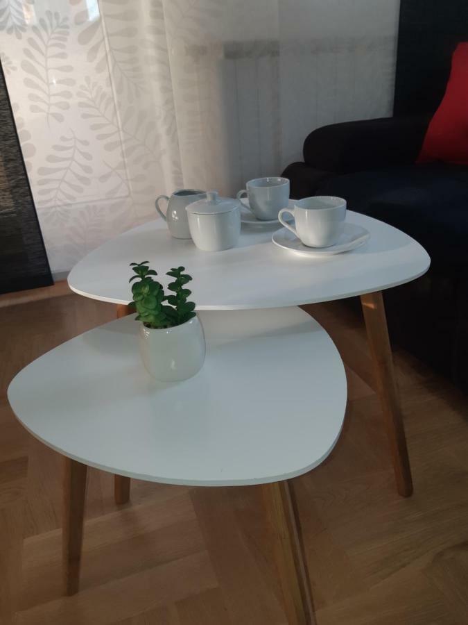 Apartment With Garage Lavici ซาเกร็บ ภายนอก รูปภาพ